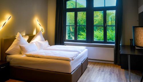 King Suite with Spa Bath
