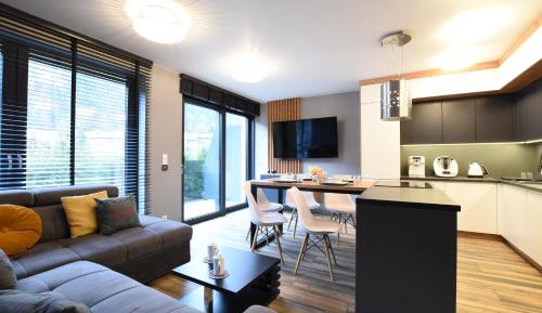 Two-Bedroom Apartment with Mountain View