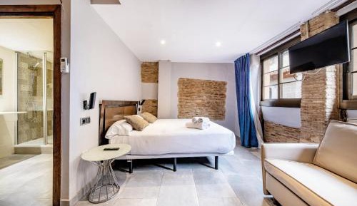 Studio (2 Adults)