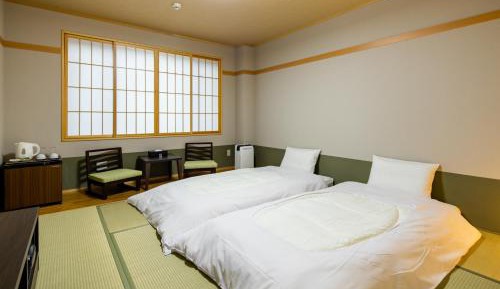 Japanese-Style Room with Parking Side