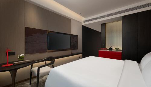 Standard Queen Room