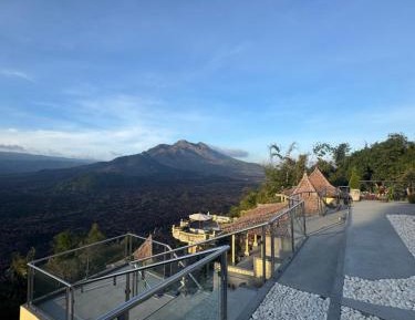 Suite with Mountain View