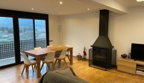 Two-Bedroom Apartment with Mountain View