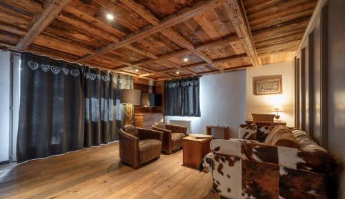 Chalet Suite with Balcony and Mountain View