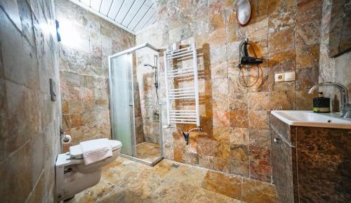 Standard Double Cave Room 