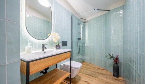 Three-Bedroom Deluxe Apartment