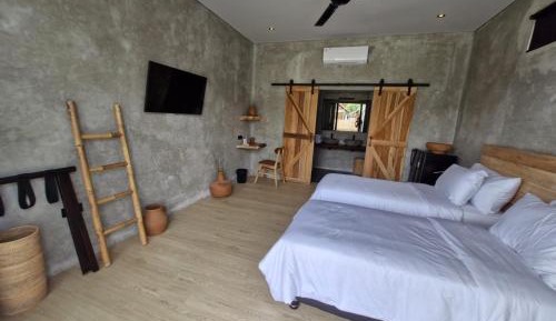 Twin Room with Pool View