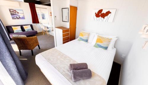 Studio Apartment with Queen Bed