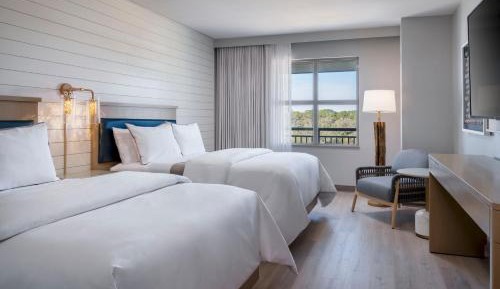 Island View, Guest room, 2 Queen, Inland view