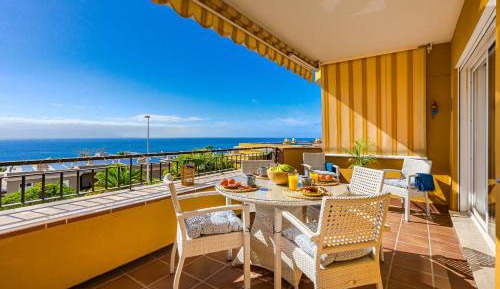 Two-Bedroom Apartment with Terrace and Sea View