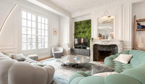 Three-Bedroom Deluxe Apartment