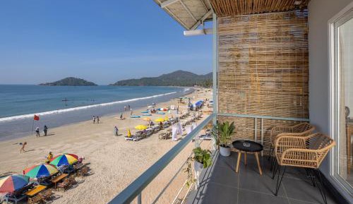 Deluxe Double Room with Balcony and Sea View