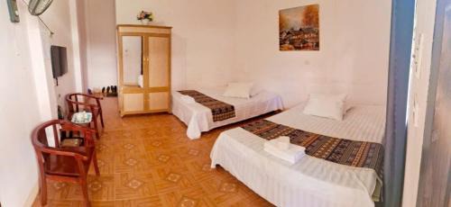 Quadruple Room with Private Bathroom