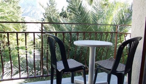 One-Bedroom Apartment with Balcony