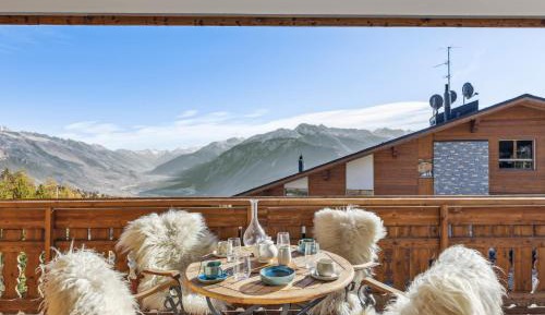 Two-Bedroom Apartment with Mountain View