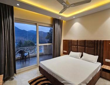 Family Room with Mountain View