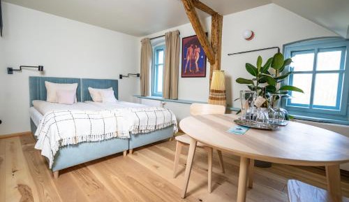 Studio with Sofa Bed