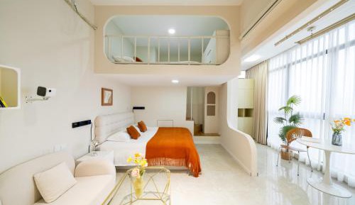 One-Bedroom Apartment with View