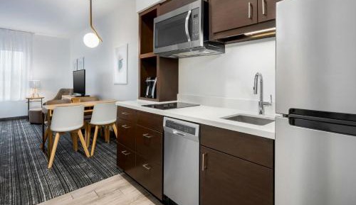 Studio with 2 Queen Beds