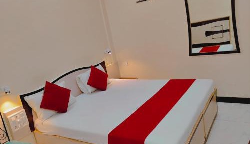 Deluxe Double Room (2 Adults + 1 Child)