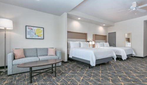 Queen Suite with Two Queen Beds