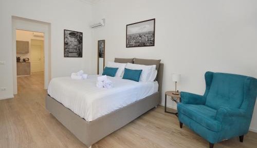 One-Bedroom Deluxe Apartment