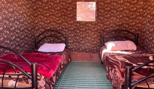 Standard Twin Room with Mountain View