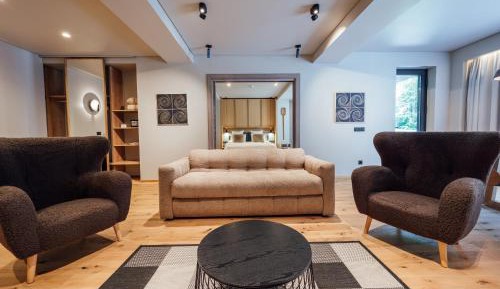 Presidential Suite Forest View, 1 Bedroom & Living, Corp Peakture