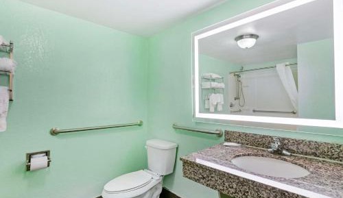 Large King Suite with Sofa bed - Non Smoking