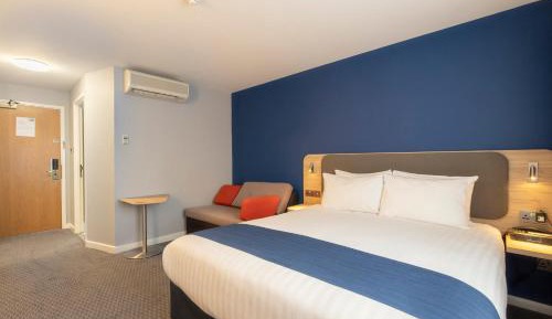 Standard Double Room with Sofa Bed and Free Hot Breakfast