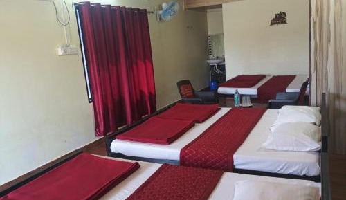 Deluxe Family Room