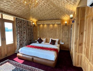 Double Room with Lake View