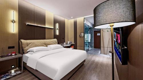 King Room with Garden View