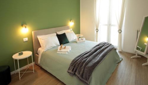 Superior One-Bedroom Apartment with Balcony