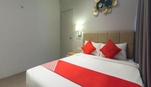 Standard Queen Room