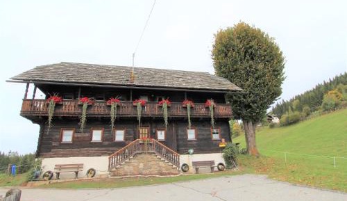 Six-Bedroom Holiday Home