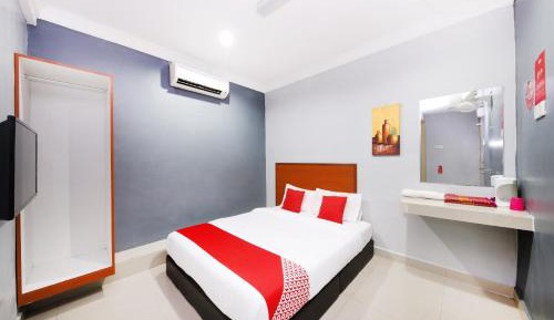Standard Queen Room