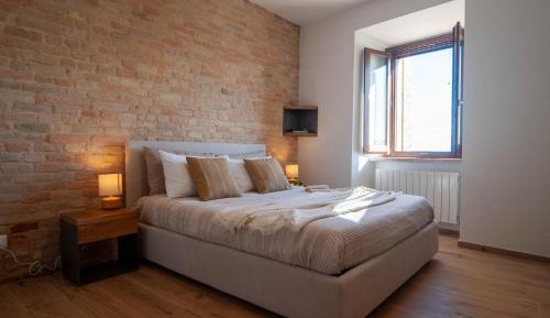 One-Bedroom Apartment with View