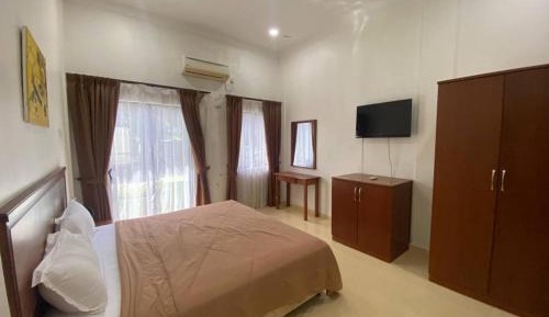 Deluxe Queen Room