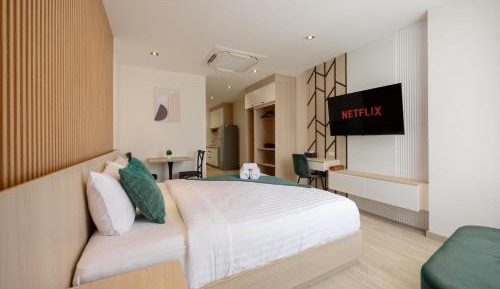 Deluxe Double Studio