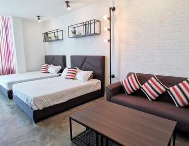 Deluxe Family Suite