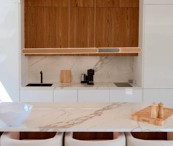 One-Bedroom Apartment with Sea View