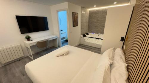 Queen Room with Spa Bath