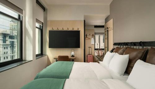 Queen Room with Two Queen Beds - City View