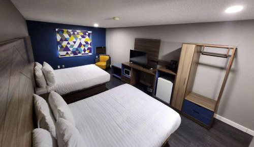 Queen Room with Two Queen Beds - Non-Smoking