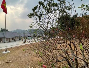 Bungalow with Garden View