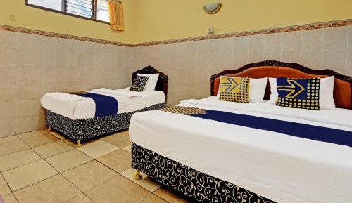 Economy Triple Room