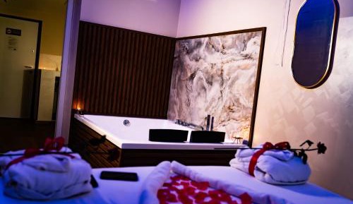 One-Bedroom Apartment with Spa Bath