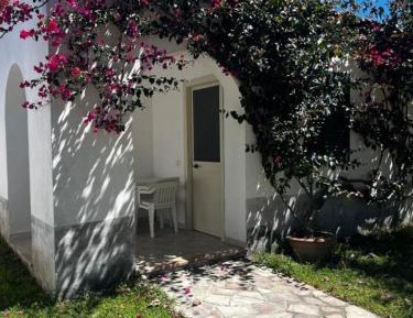 One-Bedroom Apartment with Garden