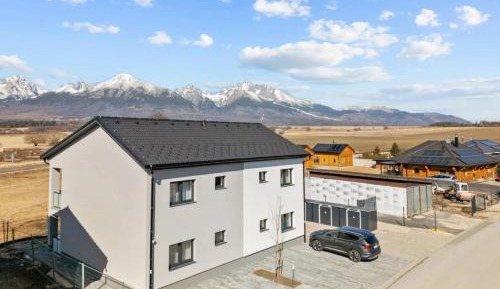 One-Bedroom Apartment with Terrace